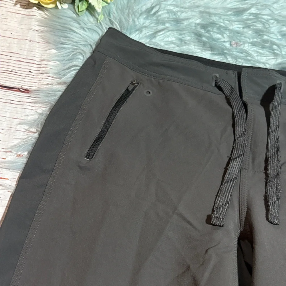 The North Face Black Men's Shorts sz 32